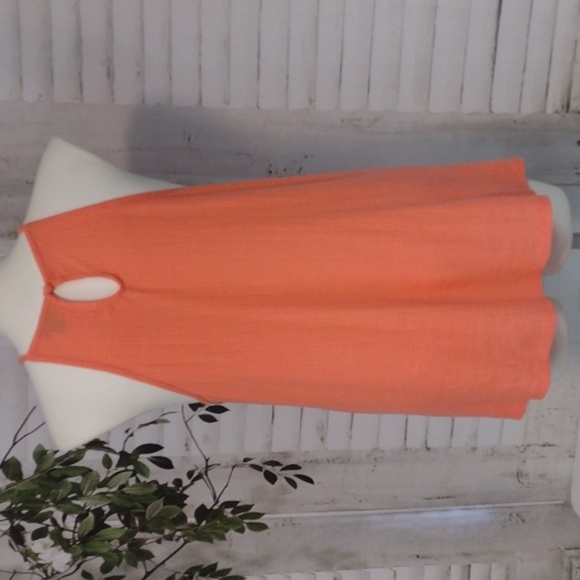 Torrid High Neck Cami Tank, Size 2 - Picture 8 of 10